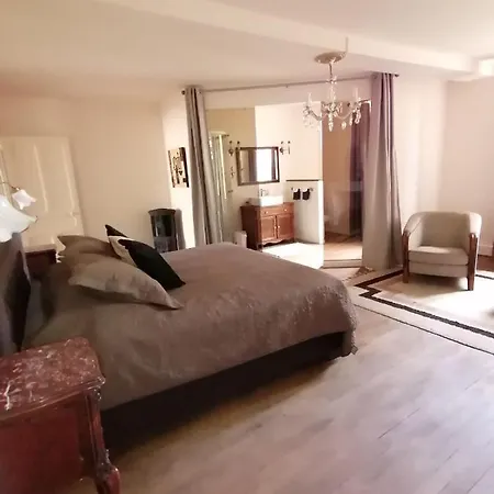 홈스테이 Authentieke Franse Kamer. Melay (Haute-Marne)